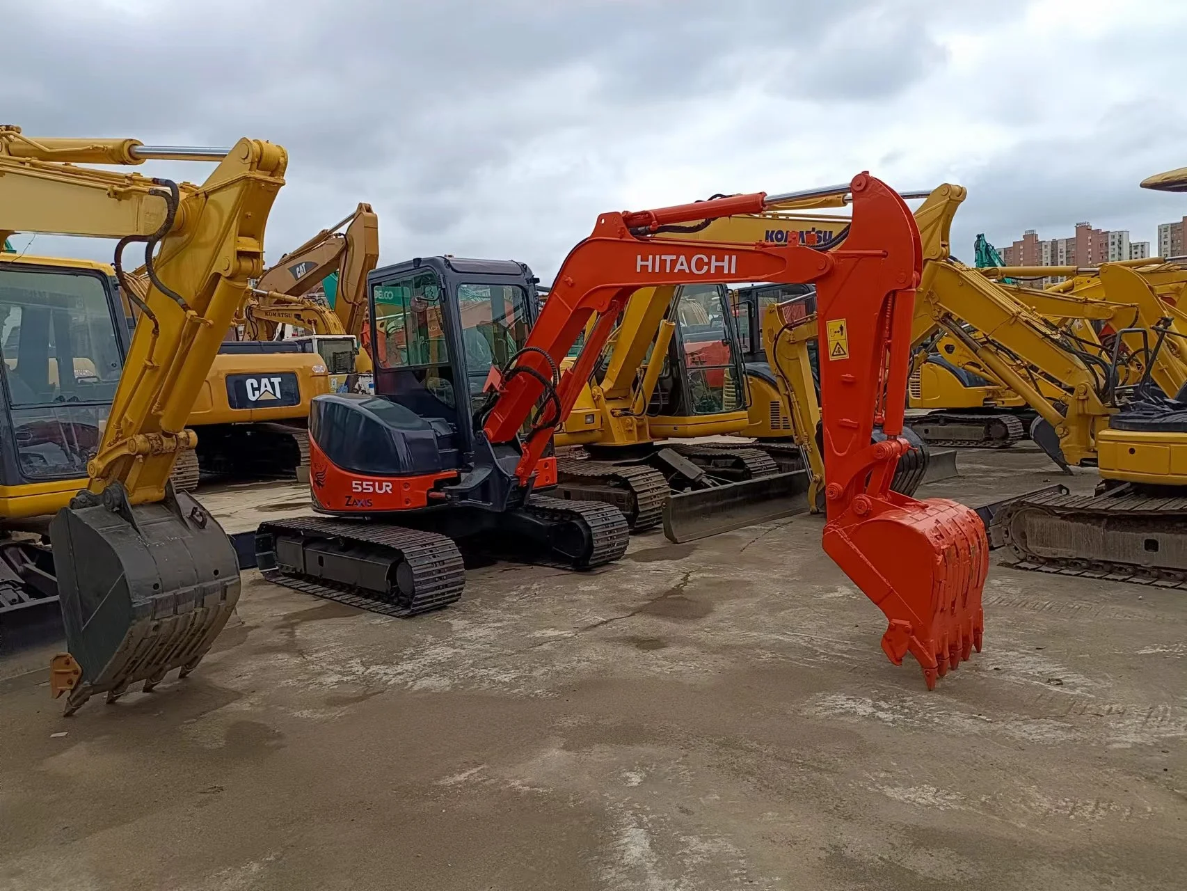 Japan Made mini Hitachi ZX55 ZX50 ZX60 ZX70 excavators for sale in Shanghai