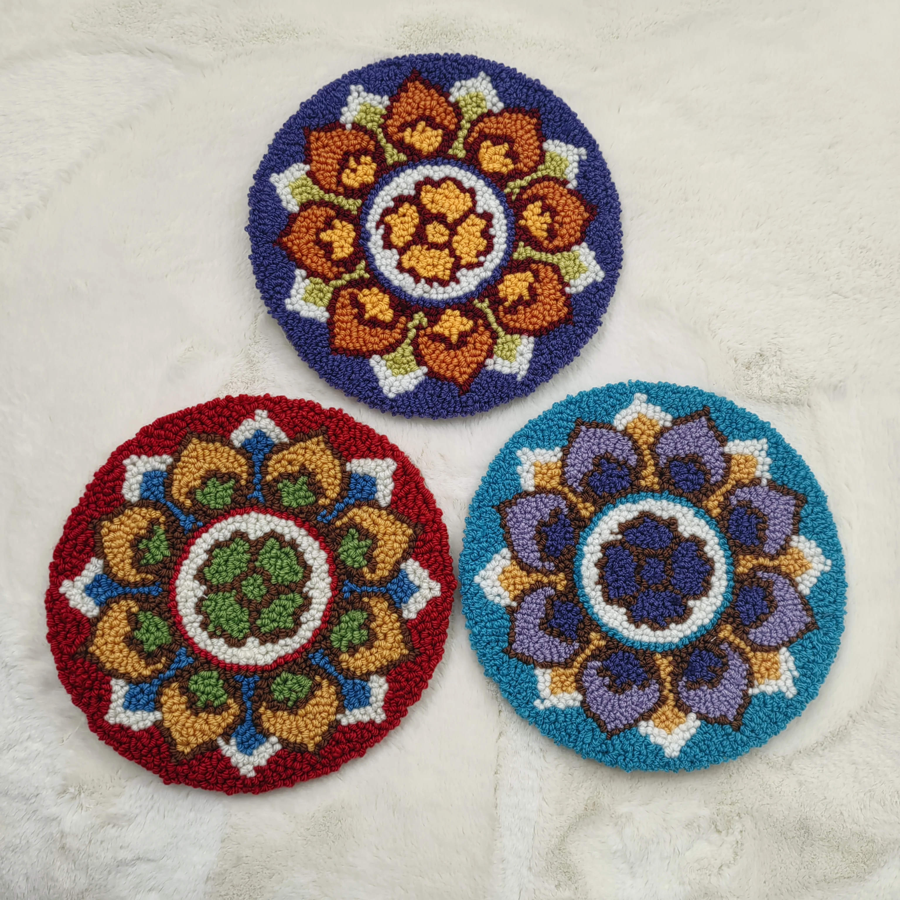 Custom 25*25cm desk cup mat Hand-made tufted hook punch needle coasters Gift