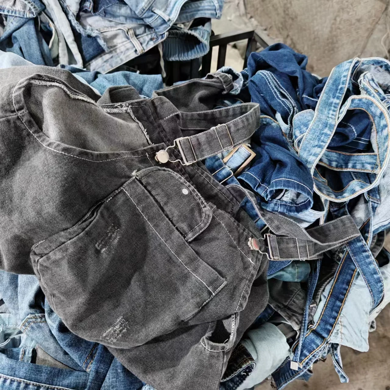 preloved denim jumper pant nice quality used jean jumper pants second hand clothes for ladies