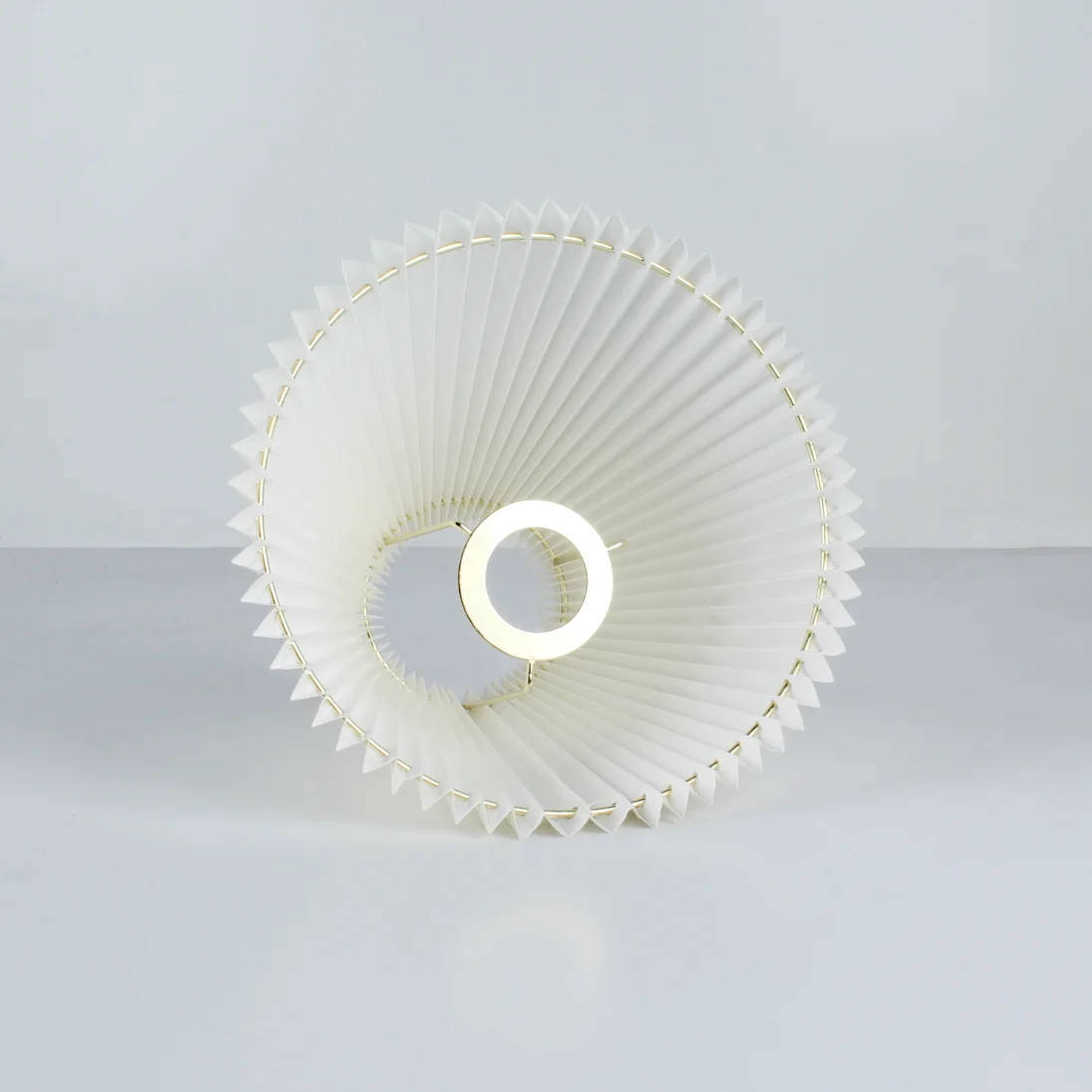 Hot Sale Ivory Origami Empire Knife Pleat Paper Lamp Shade With Metal Frame For Wholesalers