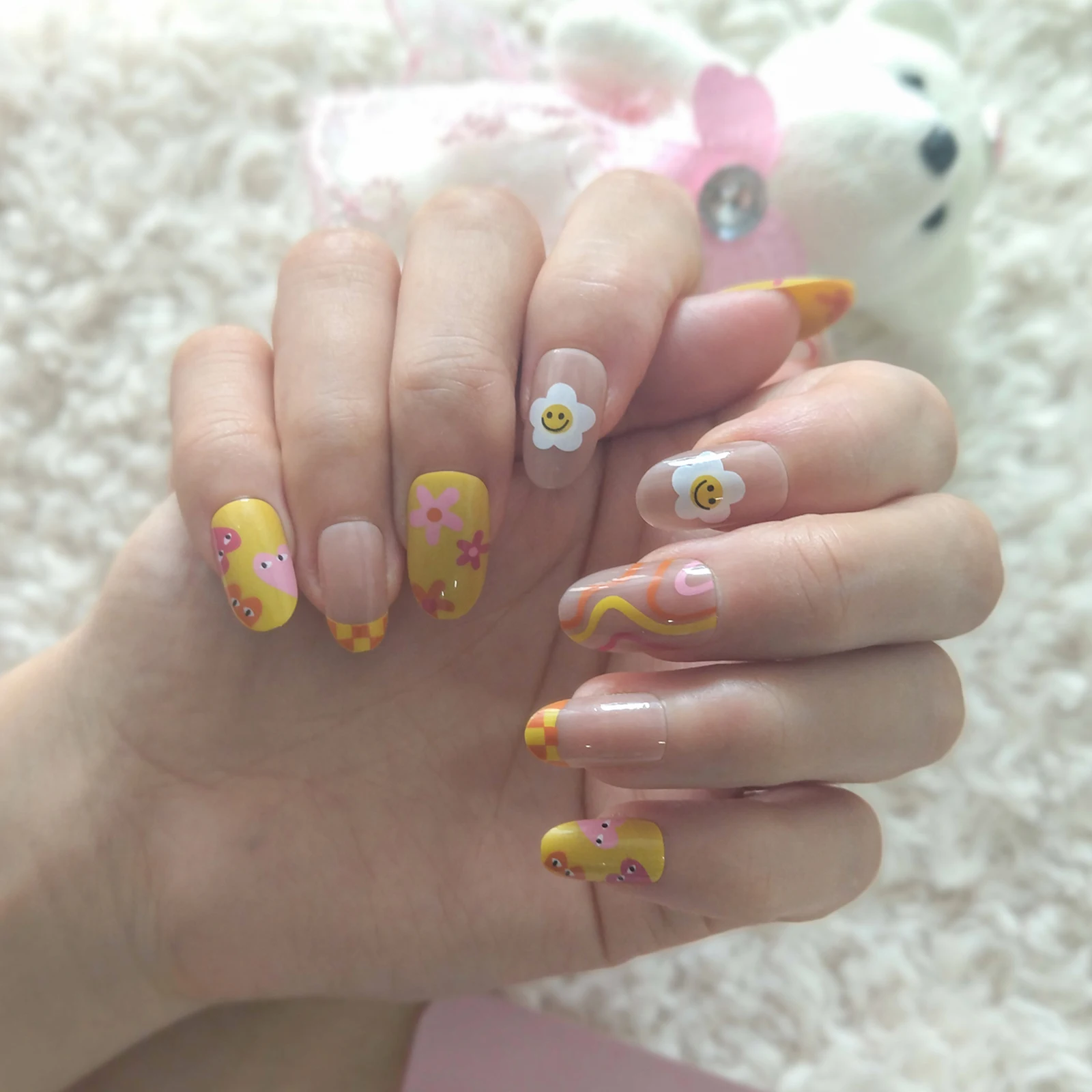 Hot Sale Press on Nails for Kids Children Acrylic Fake Nails Pre Glue Full Cover False Nail Art
