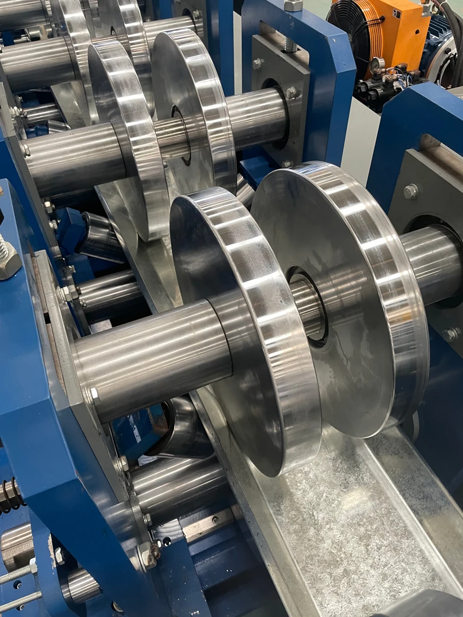 Metal Forming Process Rolling Steel Truss  C & Z Purlins Channel Machine