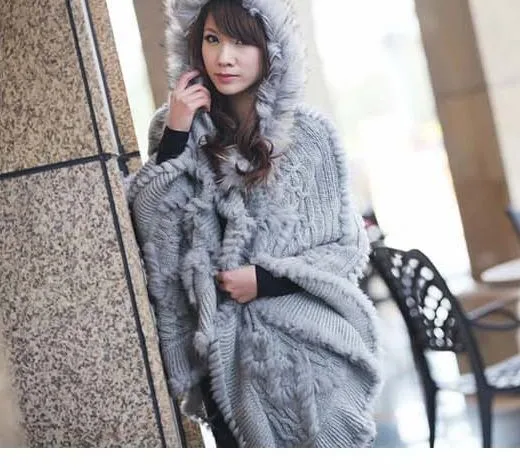 YR077 China Factory Direct sale Knit Poncho with Rabbit Raccoon Hooded Trimming Genuine Fur Stole