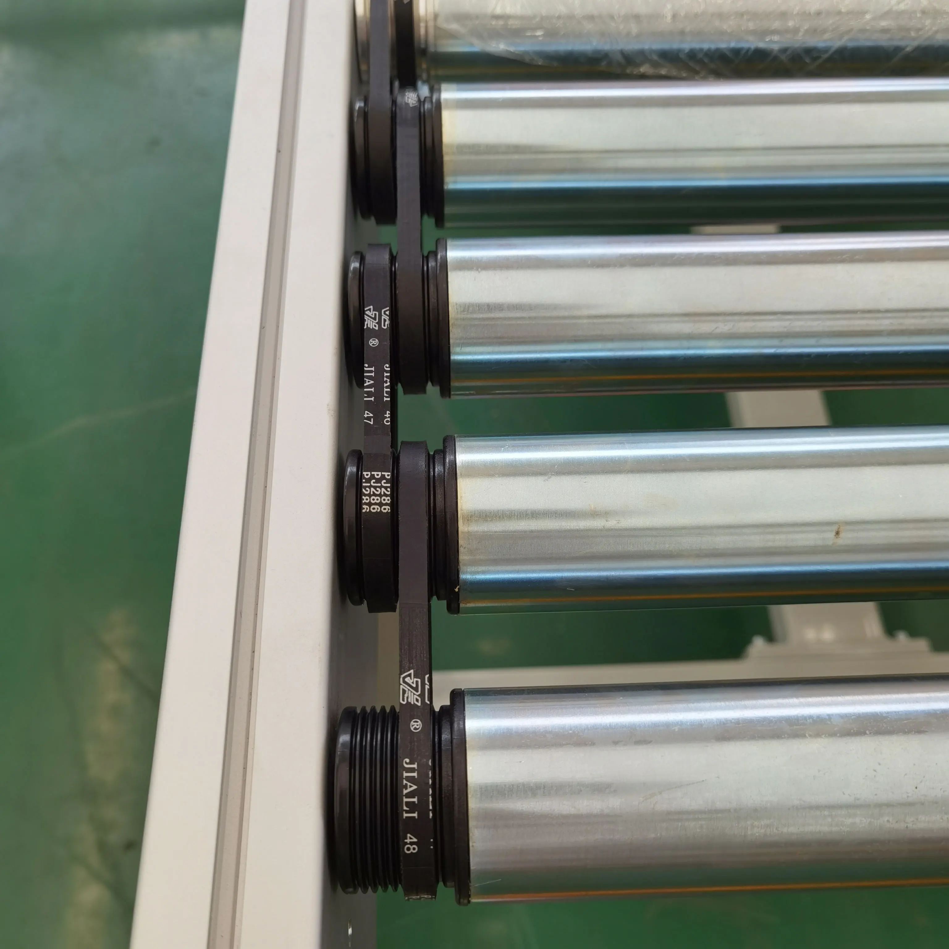 V-ribbed belt drive drum motor roller conveyor line
