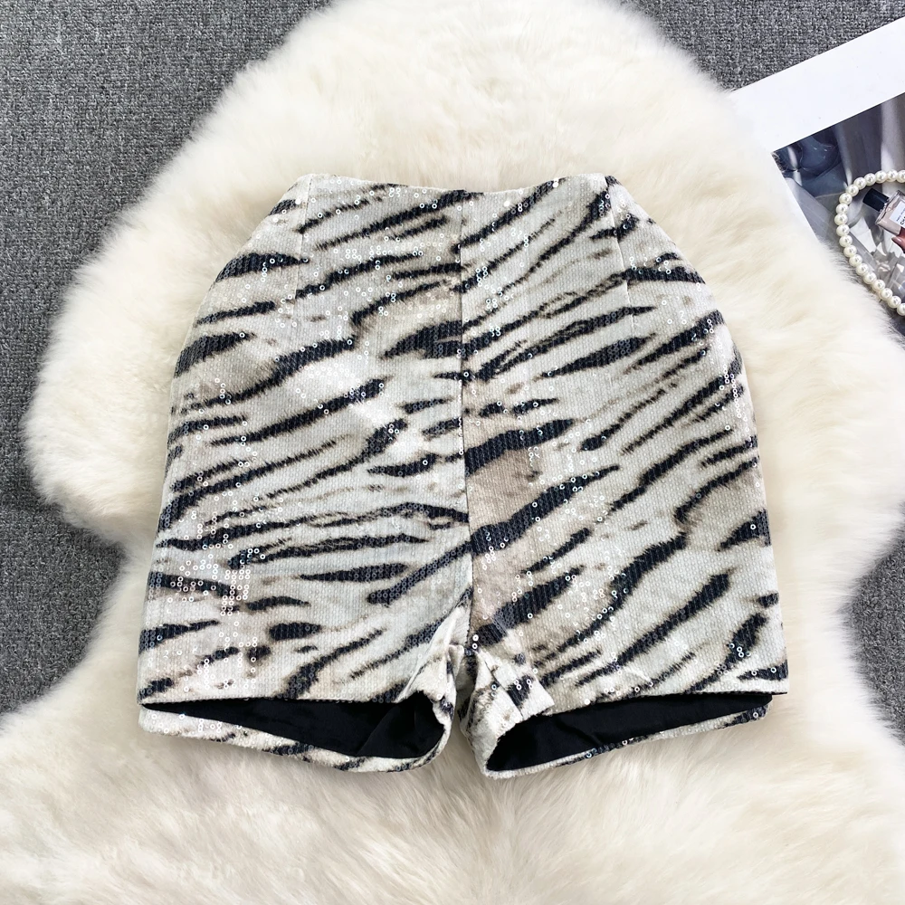2024 autumn and winter Korean version fashionable high waist slimming sequin leopard print shorts