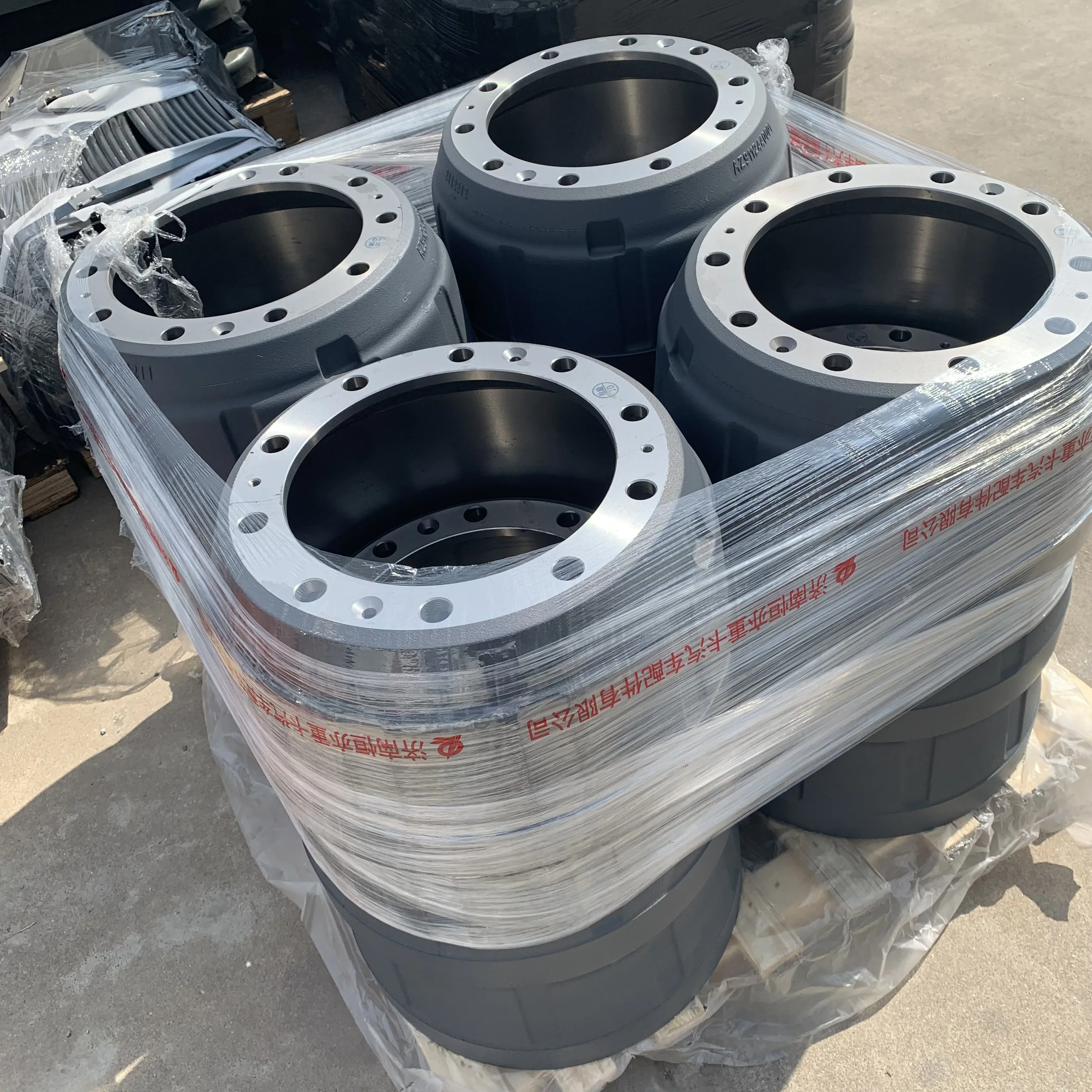 Sinotruk Howo cheaper parts Front Brake Drum AZ9112440001