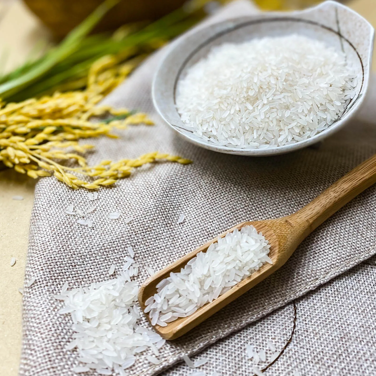 Rice Mill Green Box Hoa Lua Rice Certification GAP, HACCP Style Dried 14% Max. Moisture Admixture