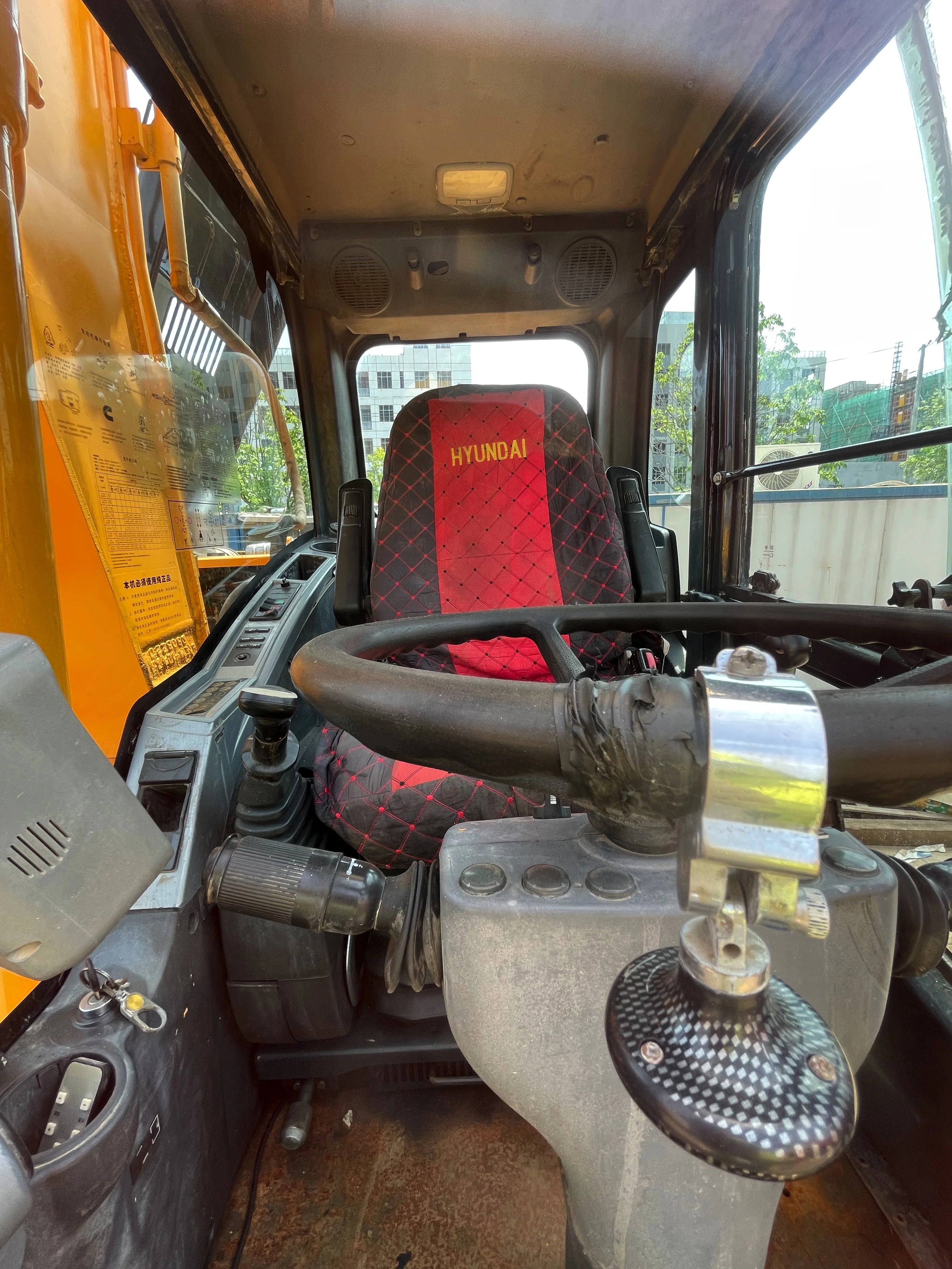 Low Price Used Construction Machinery  Hyundai  Crawler Excavator R210w 21Ton 124 kw  For Sale