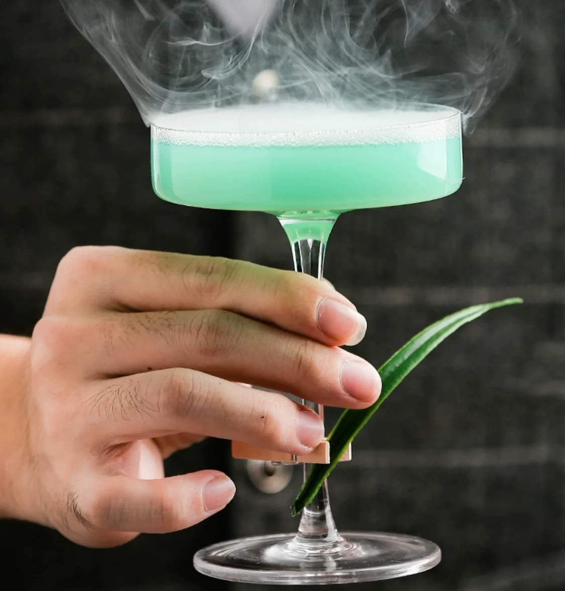 Wholesale In Stock Unique Creative Glass 130ML Clear Whiskey Cocktail Glass Martini Saucer Champagne Glass