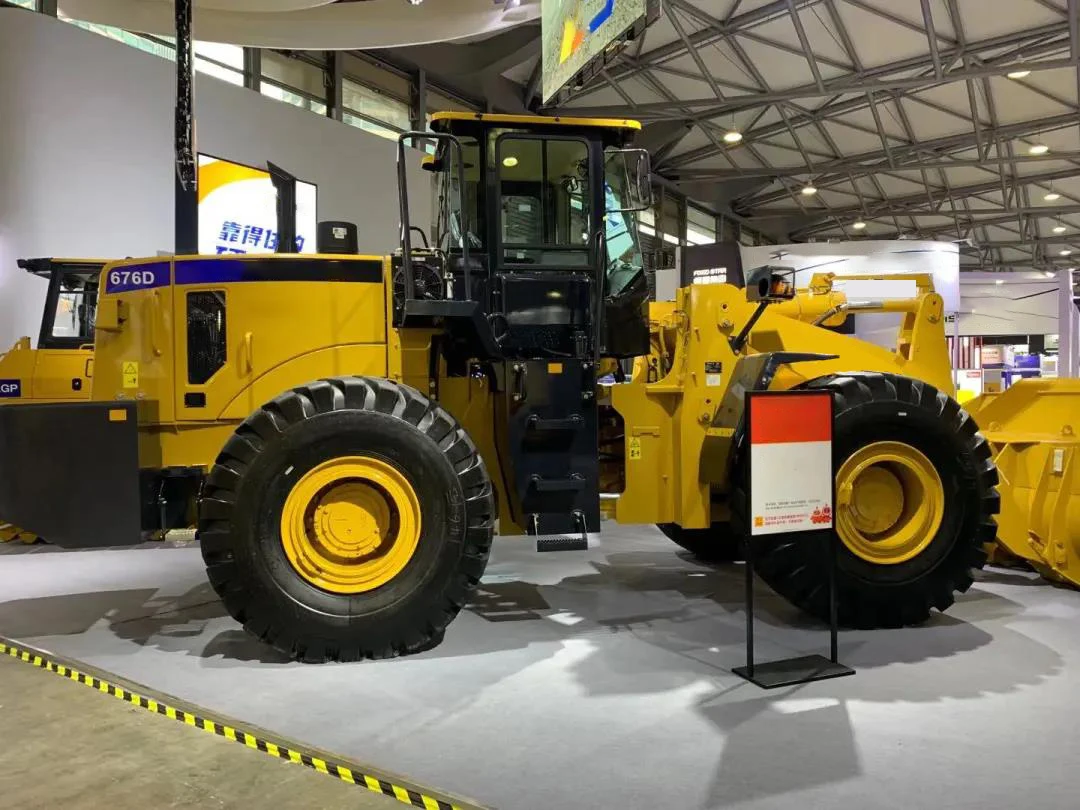 SENM676D SEM New 7 ton large wheel loader 676D wheel loader 23 ton operating weight with Euro 2 Weichai 270HP diesel engine