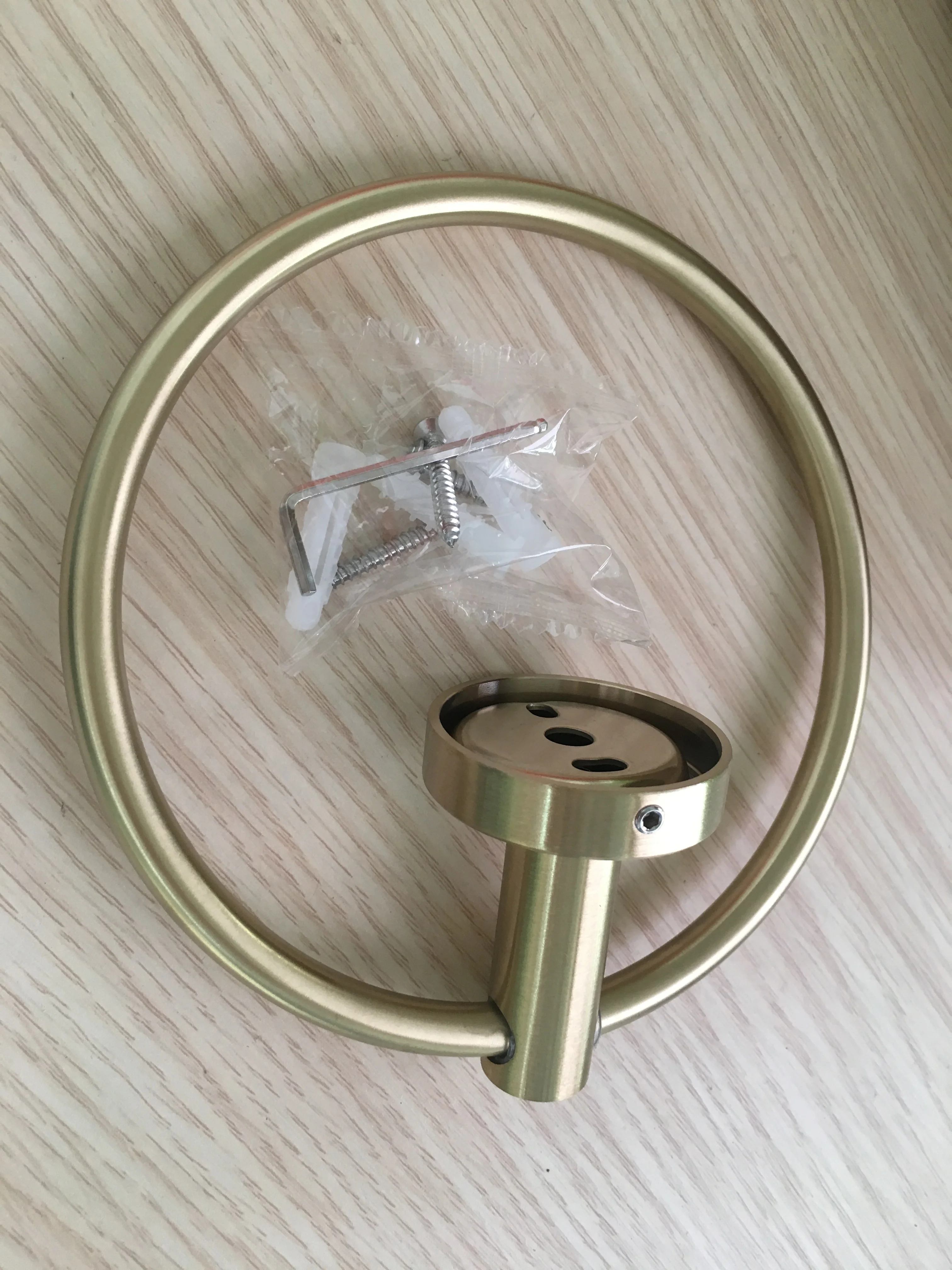 Top Latest Simple Design 2020 Trendy Bathroom Accessories Gold Towel Ring For Bathroom
