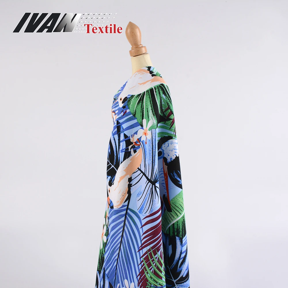 Китай оптовая продажа OEM модная устойчивая ткань из 100% искусственного шелка струйная с принтом challis для платья