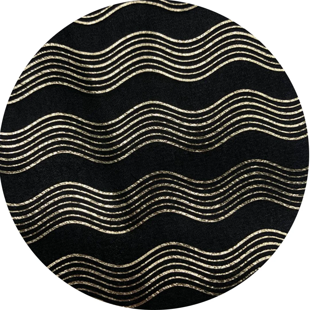 Модная ткань из 100% полиэстера, спиральная блестящая шифоновая ткань с золотым принтом и волнистыми линиями