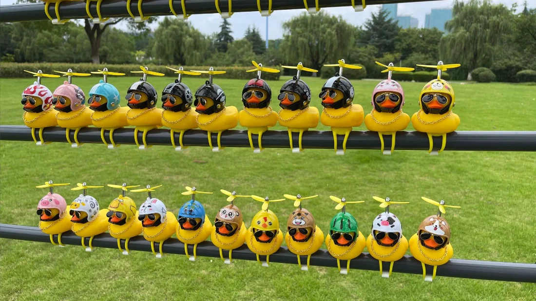 Manufacturers New Car Small Yellow Duck Creative Bamboo Dragonfly Broken Wind Duck Jewelry Car Ornament Social Duck