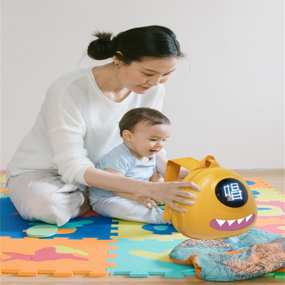 Factory Direct Sale Wholesale Price Smart Kids LED Backpack Walk Advertising Hiking School Bag with LED Display Screen