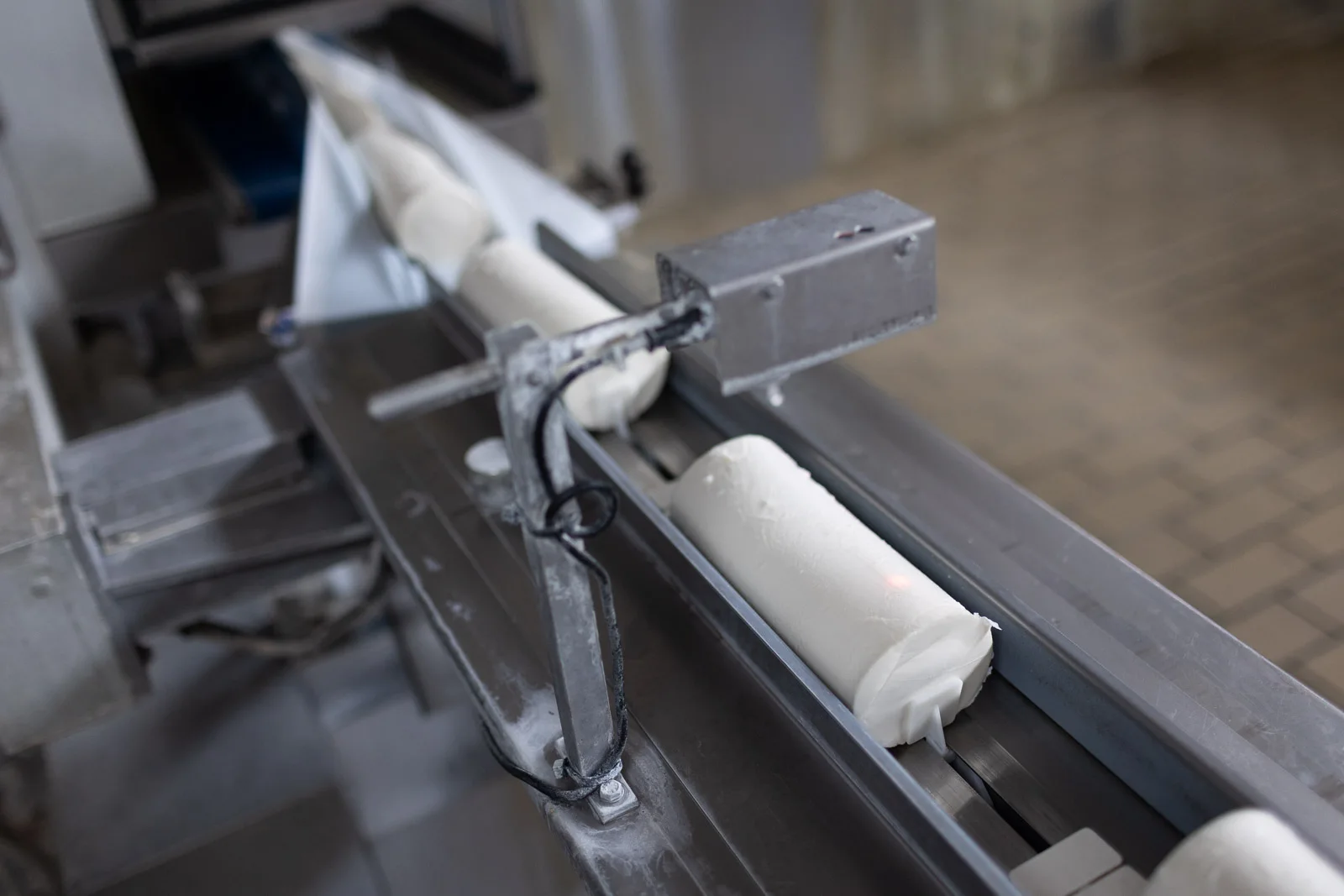 Made In Italy 1Kg Mozzarella for Cooking Fiordilatte Block Fresh Cheese for Pizza Export