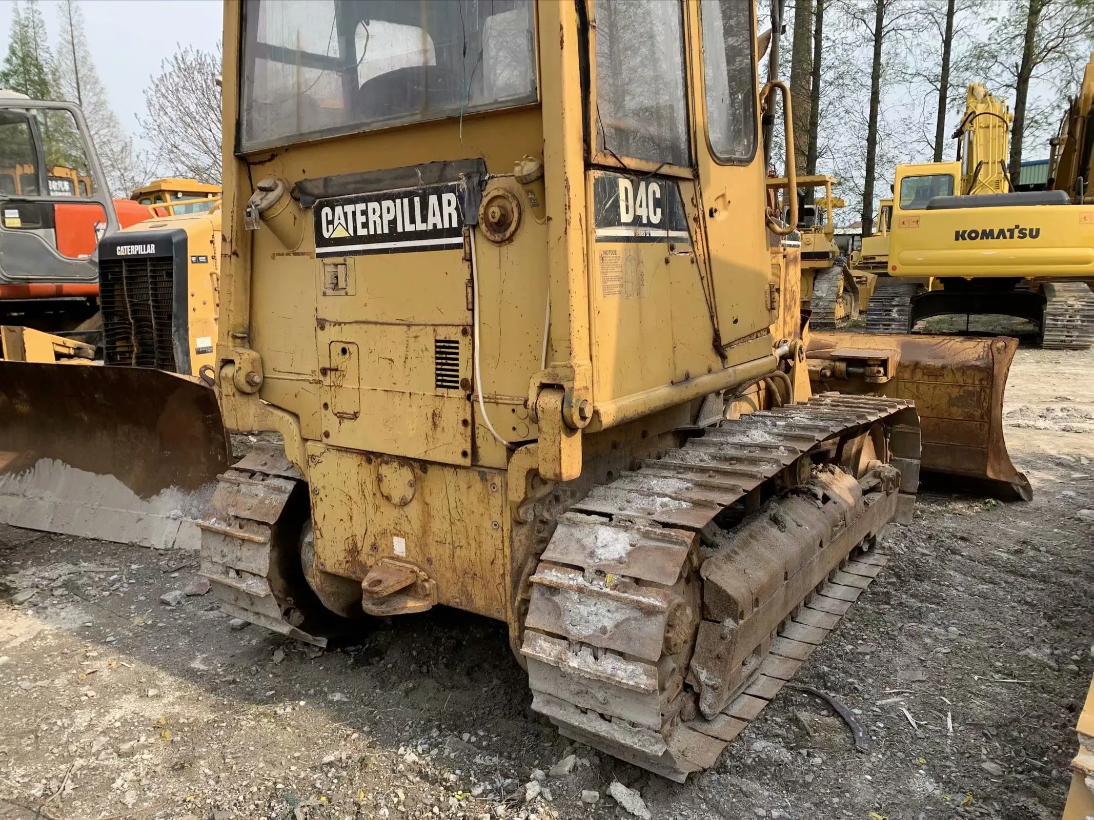 Used CAT D4C Mini Crawler Bulldozer Made in Japan/6 Way Blade CAT D4C Bulldozer in Excellent Condition