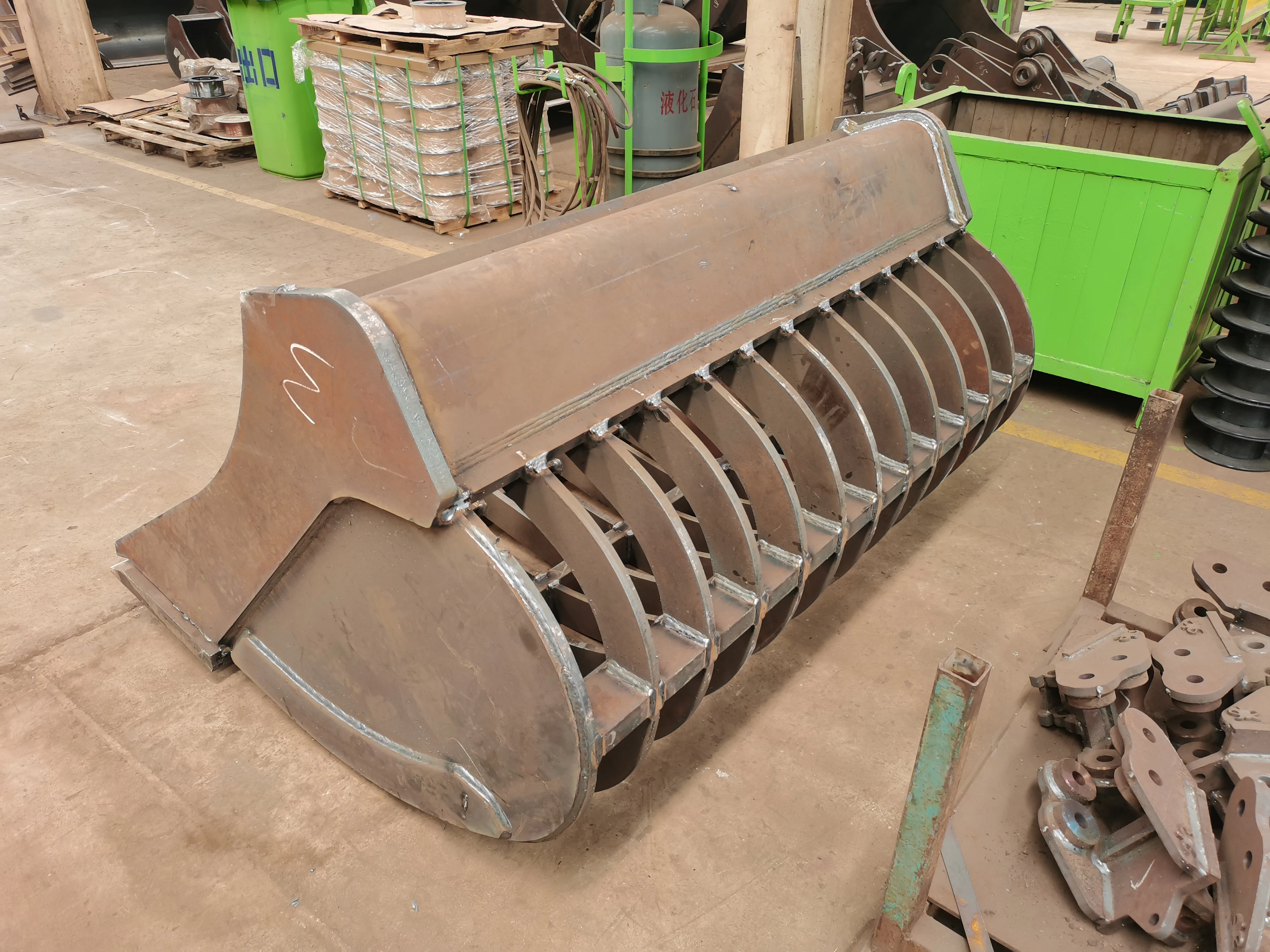 OEM Standard Size Excavator Skeleton Bucket/heavy Machine Spare Parts/excavator Bucket for Sale