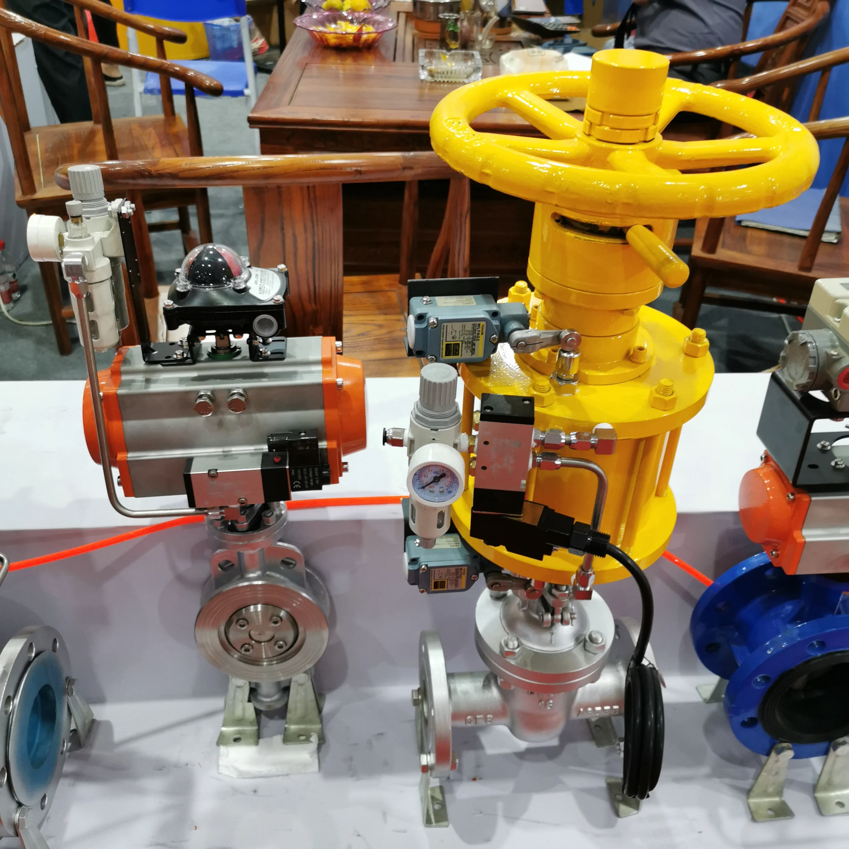 pneumatic head has a limit switch stainless steel globe valve