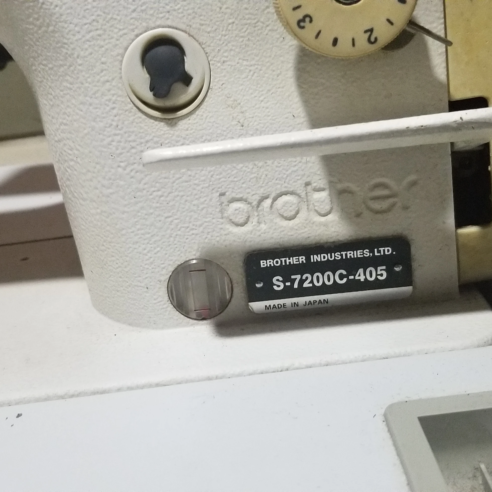 Industrial Brother 7200C used computerized lockstitch sewing machine