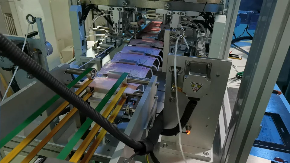 GOSUNM Fully automatic plane positioning mask machine and guide 3ply machin