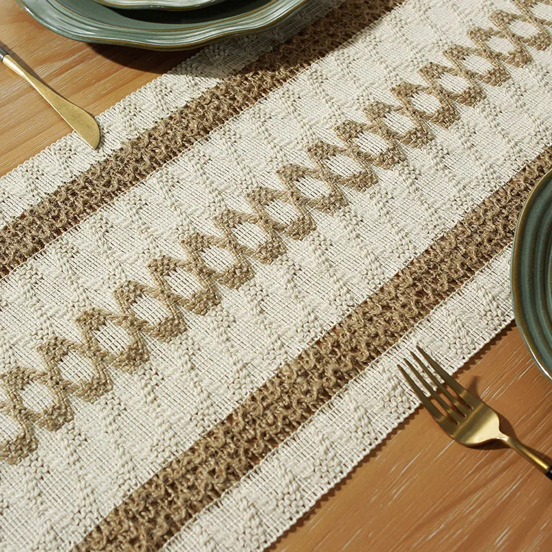 Latest innovative design Modern wedding banquet decoration Bohemian burlap woven tassel table runner wtih placemat set
