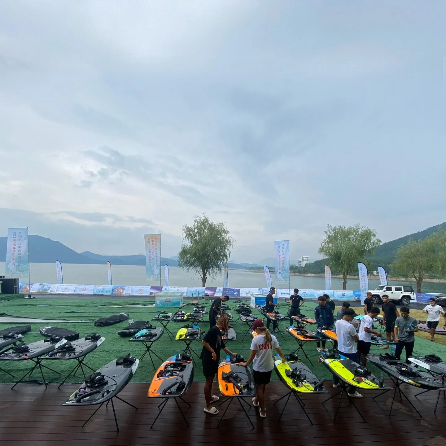 Electric Surfboard  Professional Motorized Jet board Surf Scooter Extreme Water Sports Surfboard with Ternary Lithium Battery