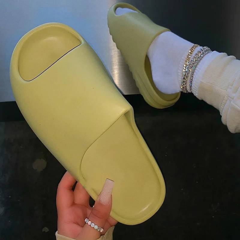  Новый тренд; EVA; Женские Yeezy тапочки; Легкие шлепанцы; Большие размеры; Удобные мягкие резиновые женские пляжные