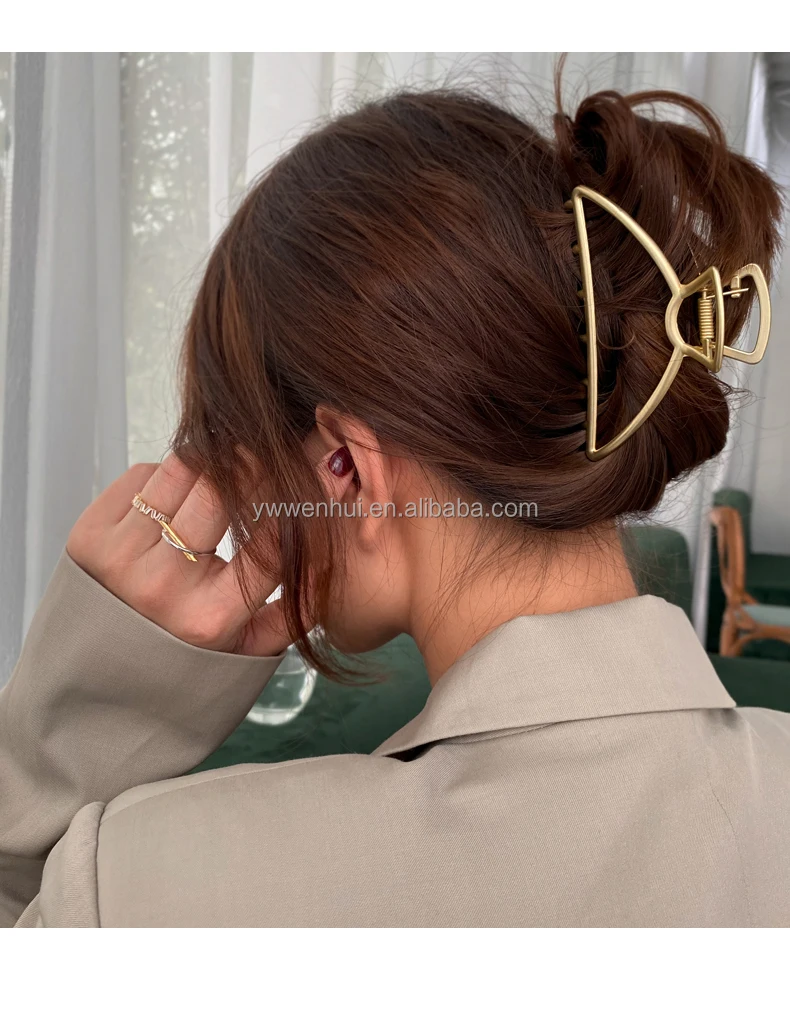  Japan and Korea popular hair accessories simple fashion female clip alloy claw manufacturers direct sales