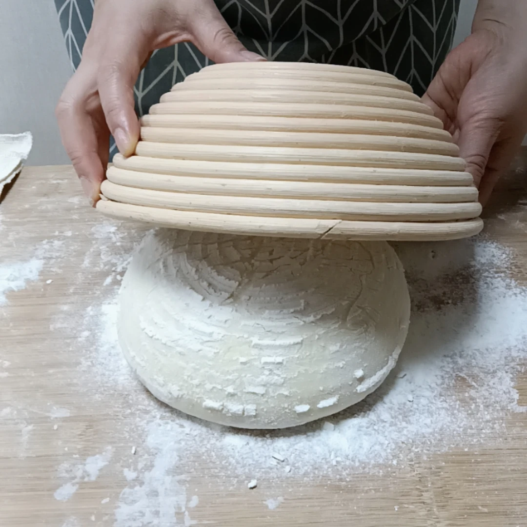 Прямоугольная плетеная корзина из ротанга