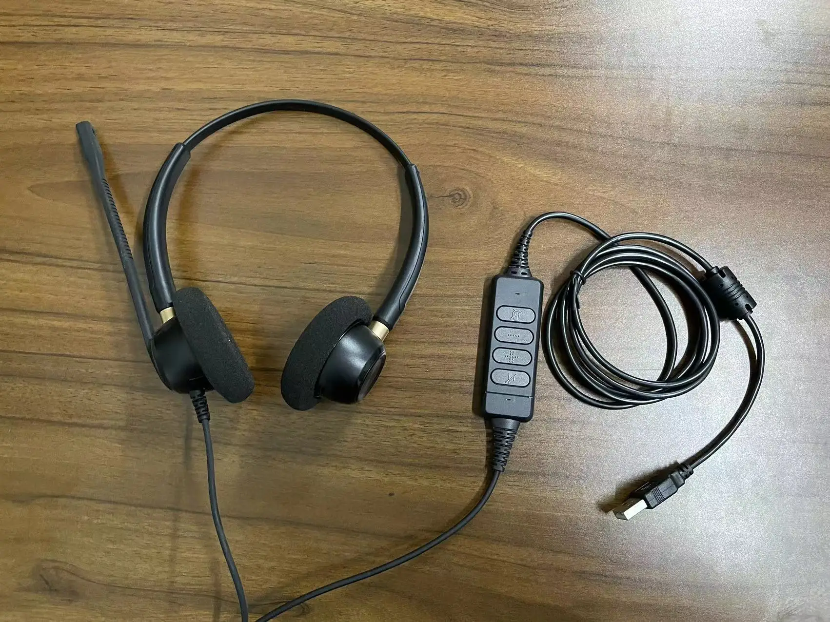 Компьютерная USB-гарнитура для колл-центра с шумоподавляющим микрофоном регулировкой громкости и переключателем