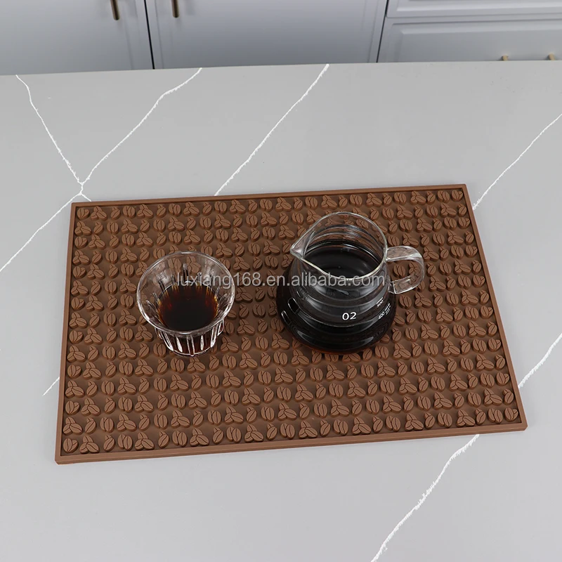 Kitchen and Bar Accessories eco-friendly plastic water spill mat table pad for cups and bar tools