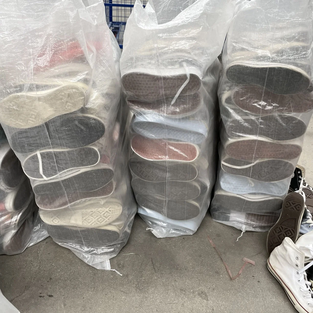 Оптовая продажа оригинальная брендовая подержанная обувь vans парусиновая фирменная в модном