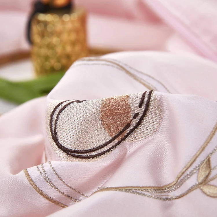 Modern Cotton Custom Full-Size Duvet Cover Quilt Set Soft Warm Breathable Printed Flat Bed Sheet Home Wedding Polyester Filling