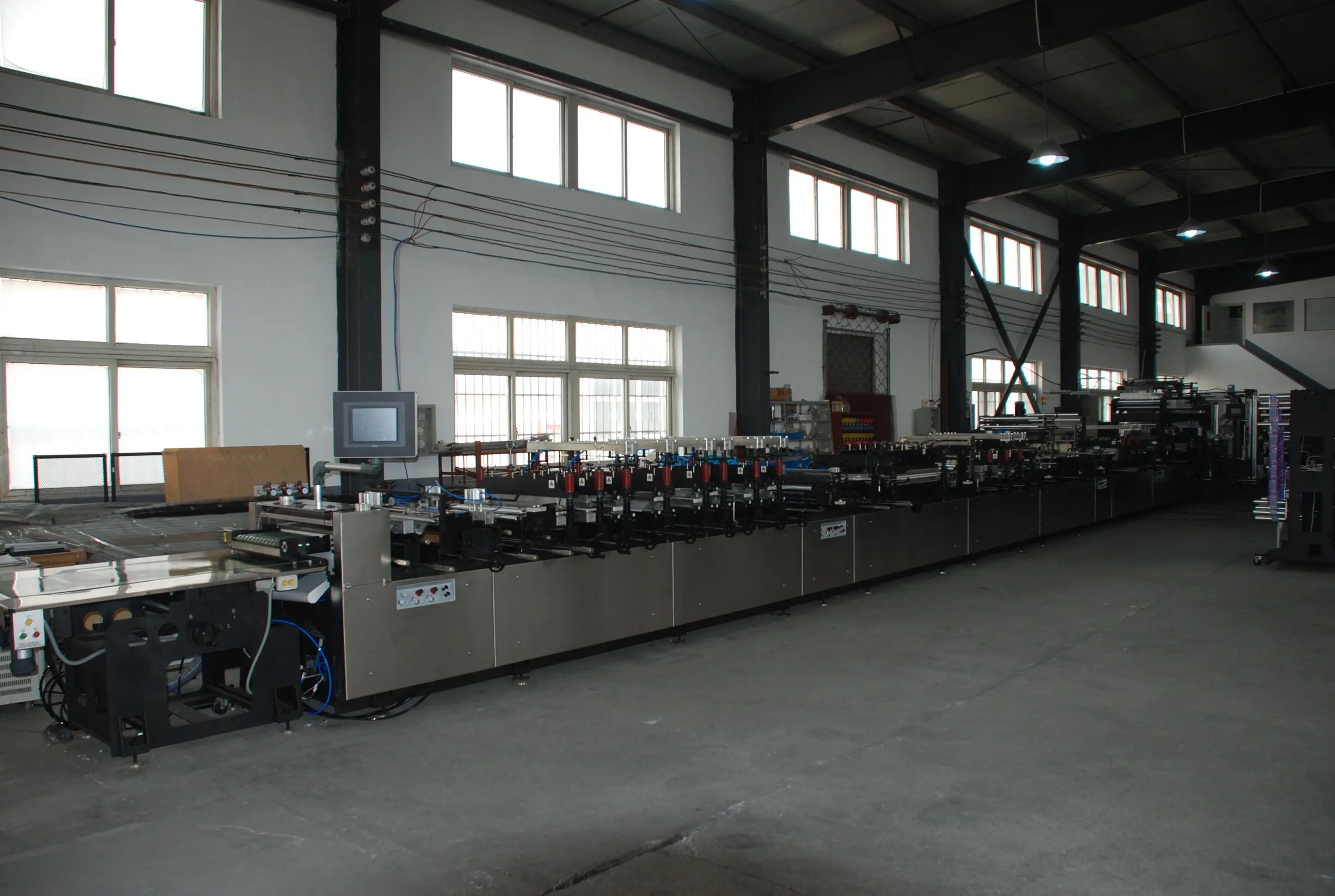 Аппарат для изготовления мешков пищевых продуктов ламинированный материал PA/PE/PP с плоским дном на молнии 8 боковыми