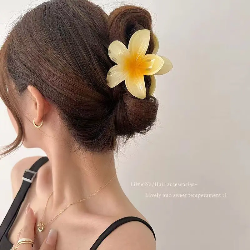 Wholesale Spring Summer Beach Vacation New Ins Beautiful Plumeria Flower Hair Claws Women Hibiscus Hawaiian Frangipani Hair Clip