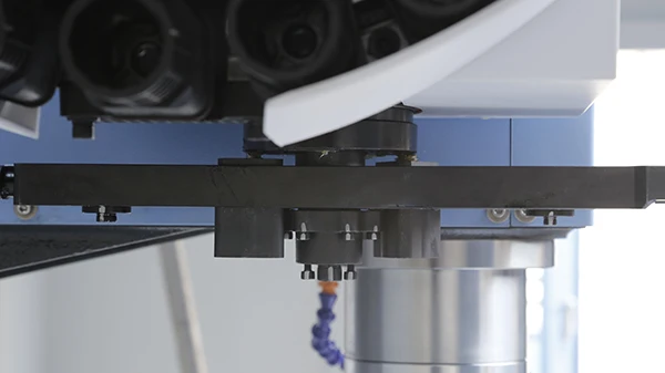 
LV-1160 FANUC System 4-Axis CNC Milling Machine Taiwan CNC Machine Center 