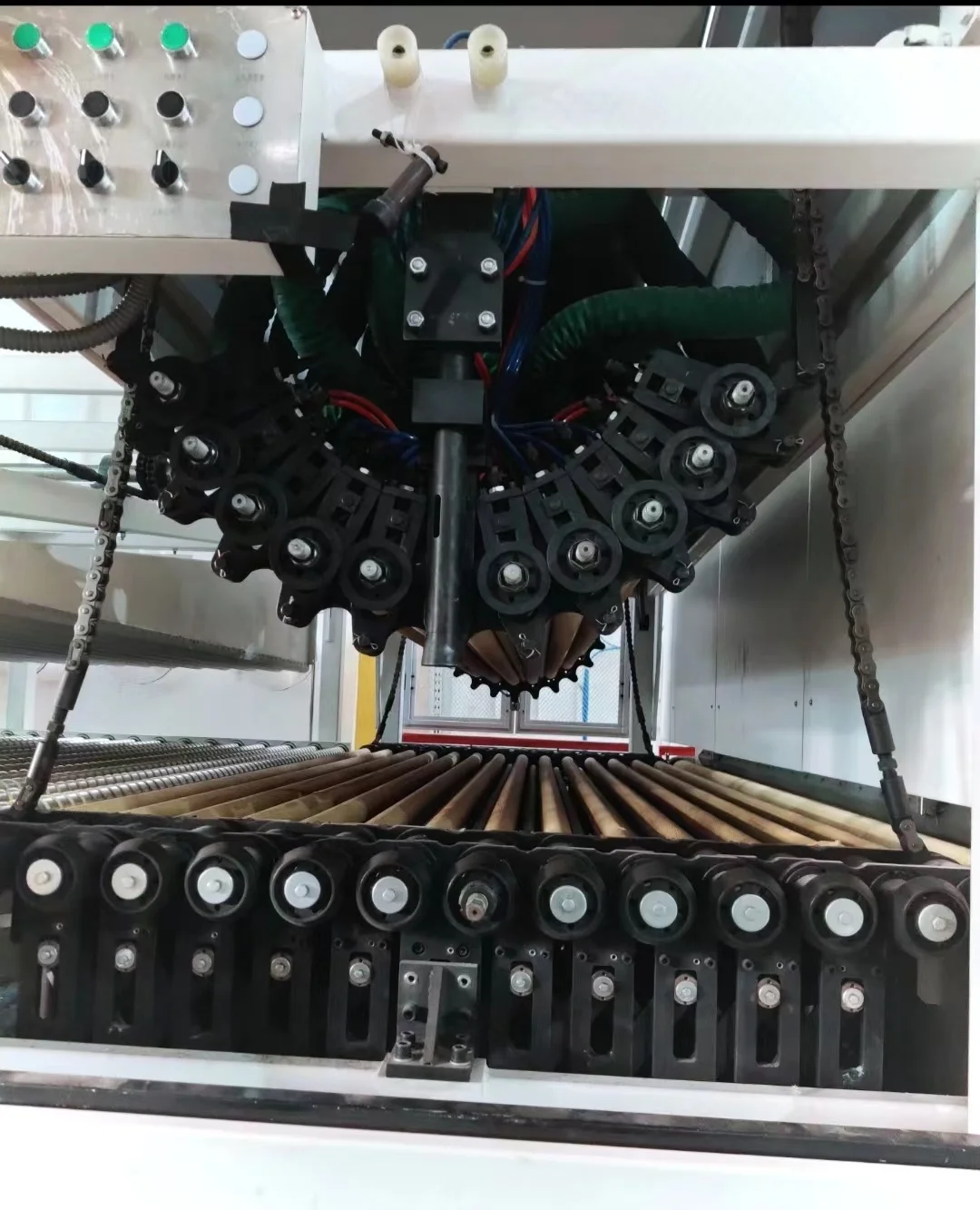 Small radius curved steel glass Lombo focuses on 28 years of high-quality dimensions and thickness can be customized