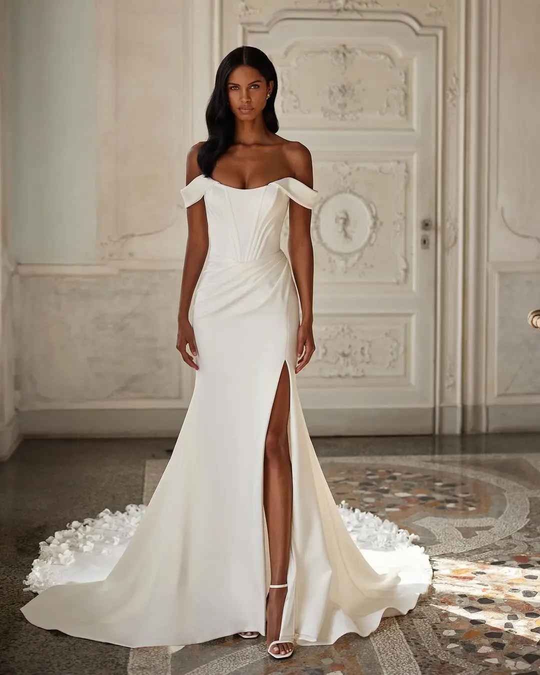 Eslieb Off Shoulder Crepe Mermaid Wedding Dresses Boning Bodice Drapping Skirt Chapel Train Vintage Slit Elegant Bridal Gown