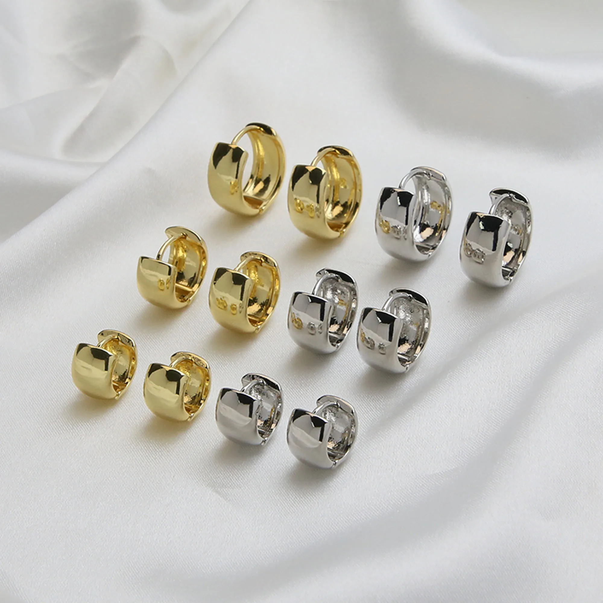 Minimalist Gold Plated Wide Hoops Huggie Earrings Brass Huggie Hoop Earring For Women Jewelry