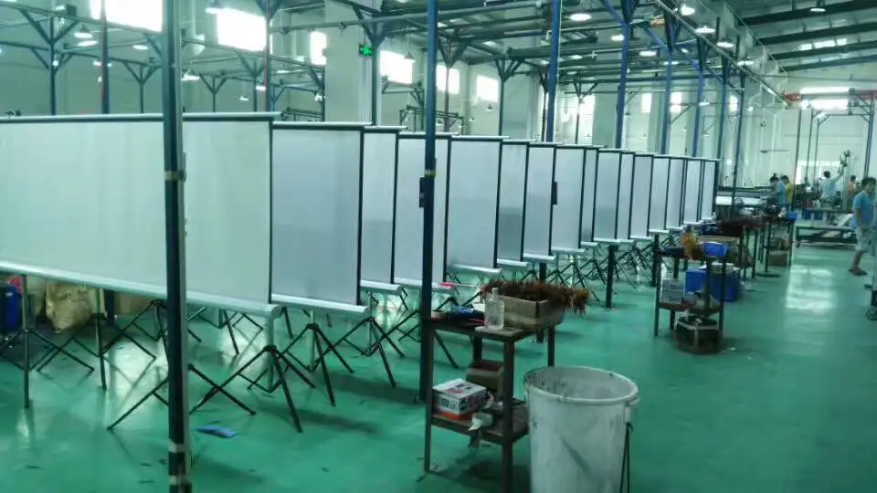 China Wholesaler Price Matte White Office Use Outdoor Cinema Projector Screen Tripod Stand Projector Screen