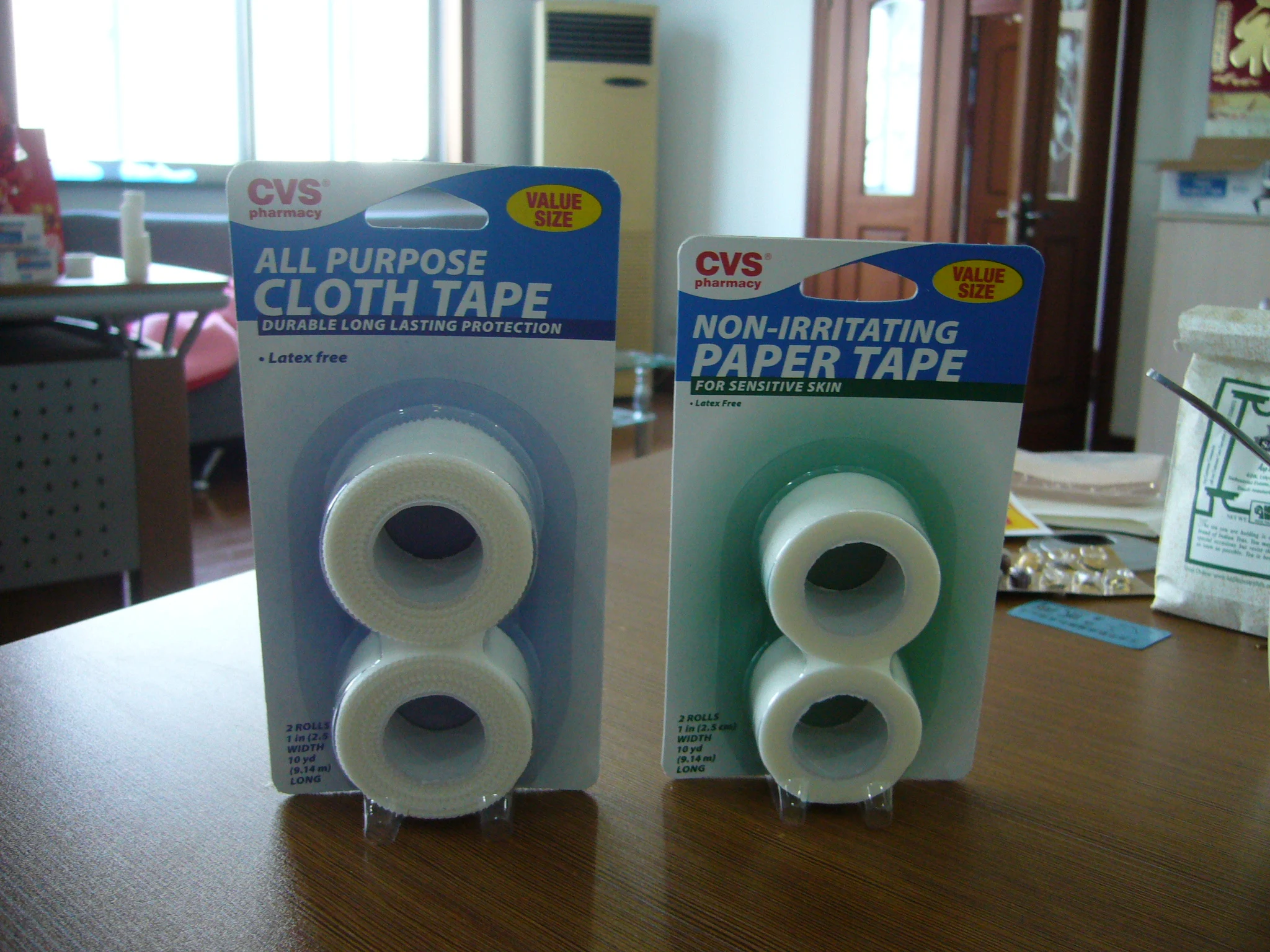 High quality China supplier medical tape silk tape surgical tape OEM size and packaging