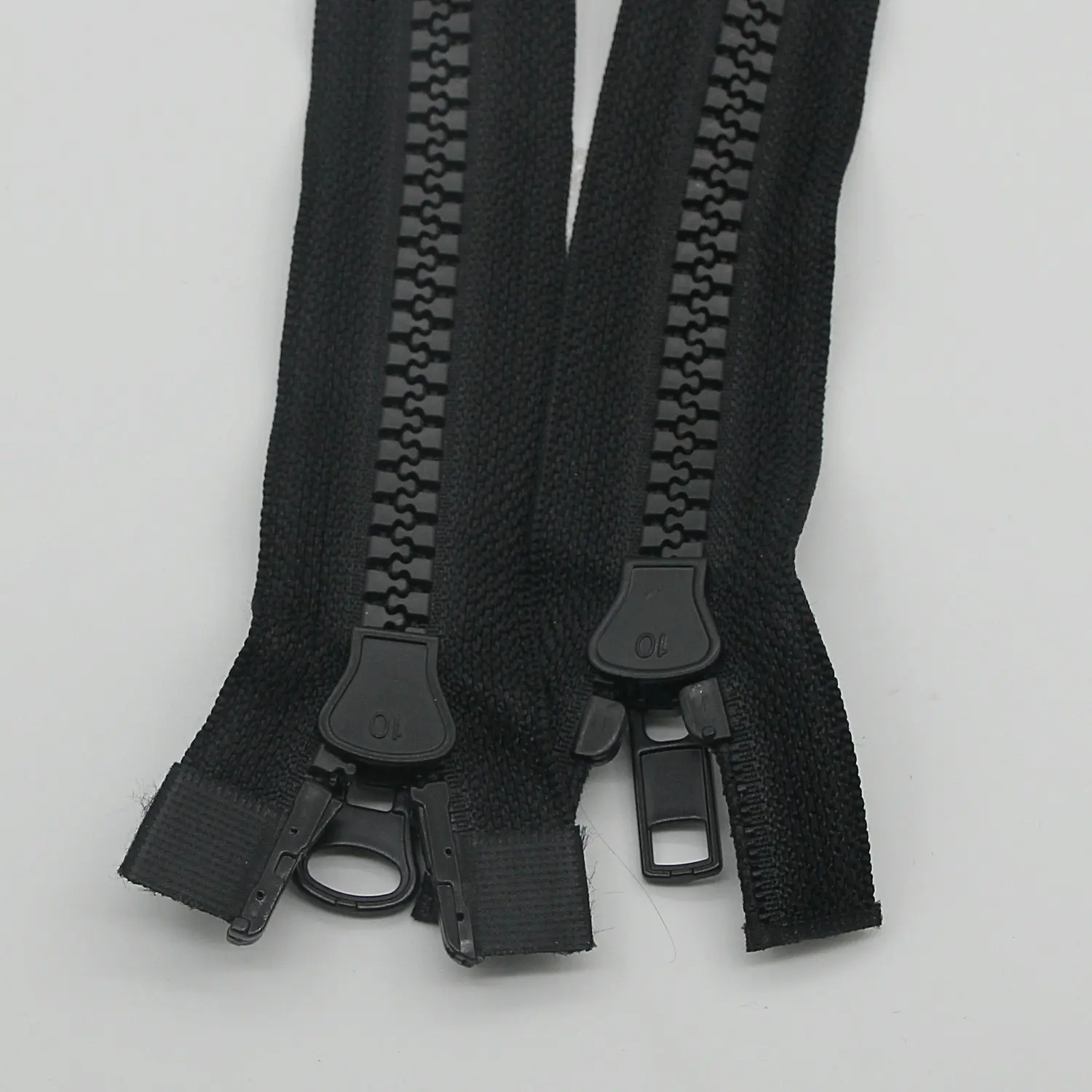 2023 #10 plastic 2 puller zipper big resin zipper