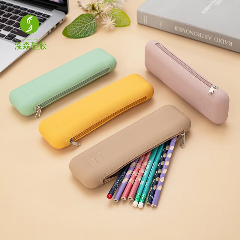 Wholesale Portable Travel Waterproof Make Up Bag Travel Makeup Bag Silicone Brushes Holder Silicone Travel Cosmetic Bag For Lady