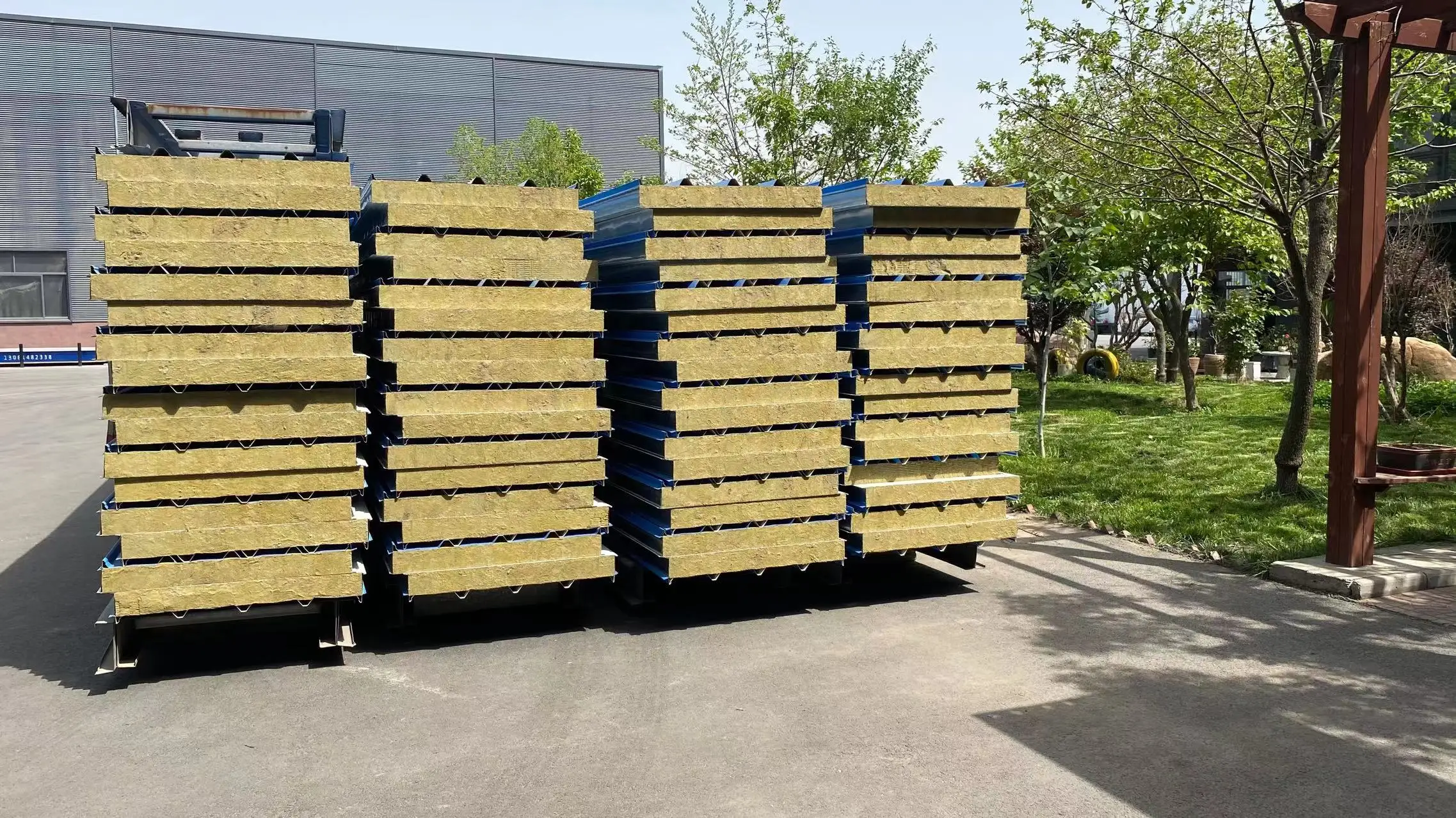 Fire Resistant Rock Wool Sandwich Panel Mineral Wool Composite Insulation Wall Roof Panels