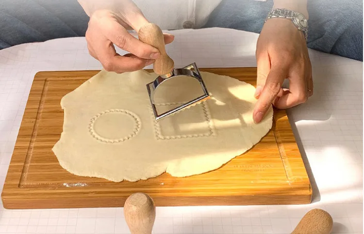 Wooden Handle Square Round Heart Star Dumplings Ravioli Stamps Mold With Steel Ravioli Maker Cutter Set