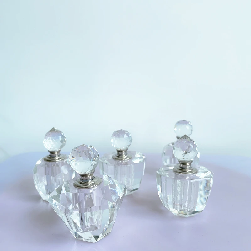 Wholesale new fashion 3ml square round crystal clear glass luxury essential oil perfume bottle for decoration and gifts