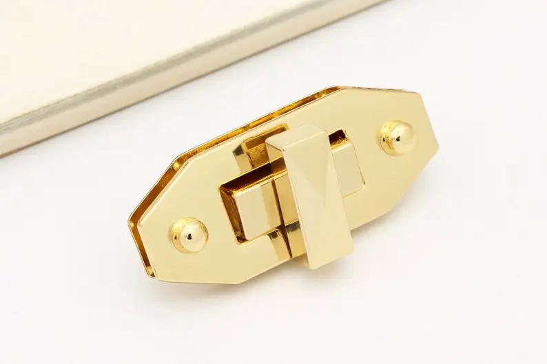 Custom design Twist Lock Fashion bag  Gold Purse Locks Metal bags hardware Handbag Lock Hardware for Bags