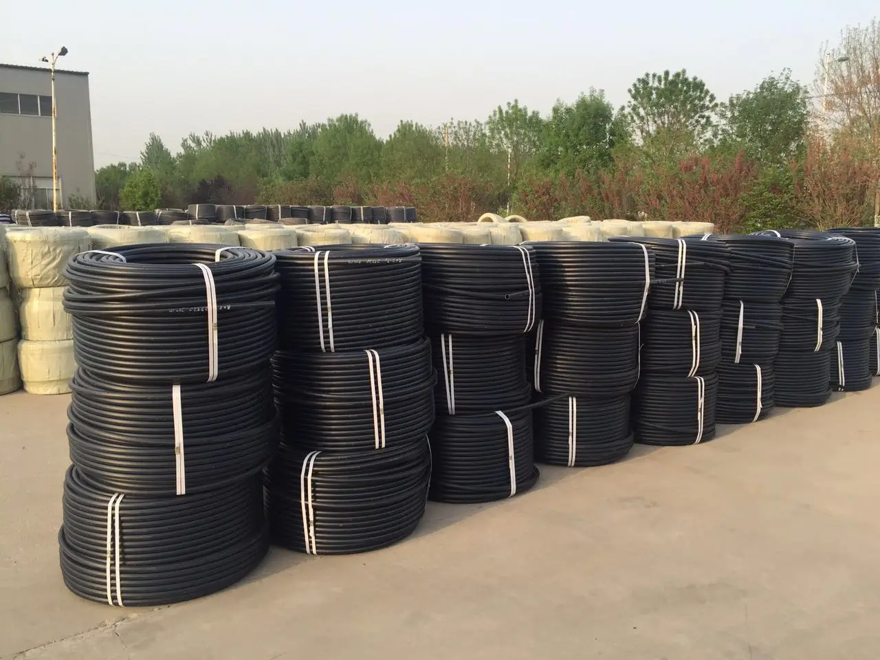 I need large diameter 2600mm hdpe pipe dn40 hdpe pipe hdpe pipe 3 meters diameter