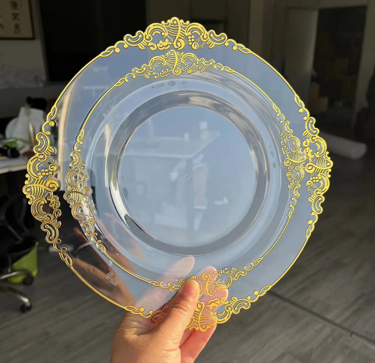 50 Pack Gold Plastic Disposable Plates Include 25PCS 10.25inch Dinner Plates, 25PCS 7.5inch Dessert Plates for Party & Wedding
